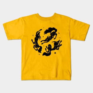 DANCING WOLVES Kids T-Shirt